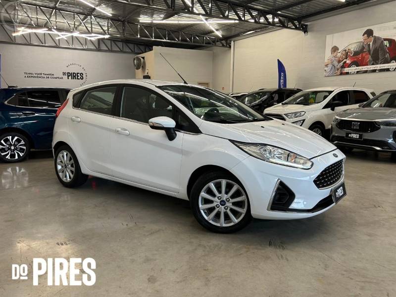FORD - FIESTA 1.6 TITANIUM HATCH 16V FLEX 4P AUTOMÁTICO - 2018/2018 - BRANCA - R$ 59.900,00
