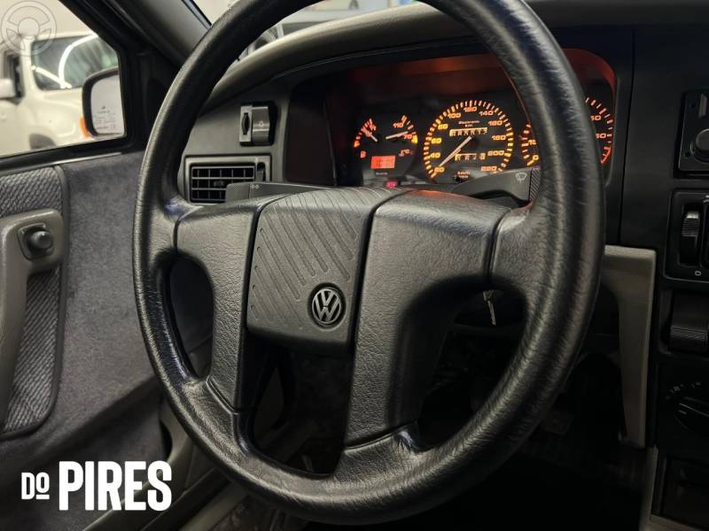 VOLKSWAGEN - SANTANA 2.0 GLSI 8V 4P MANUAL - 1993/1993 - VERMELHA - R$ 64.900,00