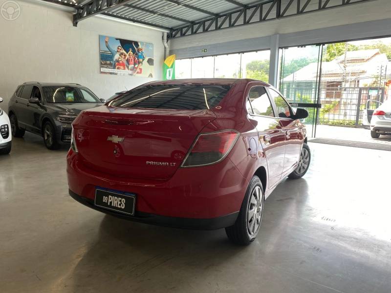 CHEVROLET - PRISMA 1.4 MPFI LT 8V FLEX 4P MANUAL - 2015/2015 - VERMELHA - R$ 52.900,00
