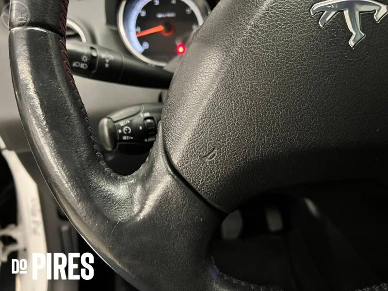 PEUGEOT - 308 2.0 ALLURE 16V FLEX 4P MANUAL - 2012/2013 - BRANCA - R$ 38.900,00
