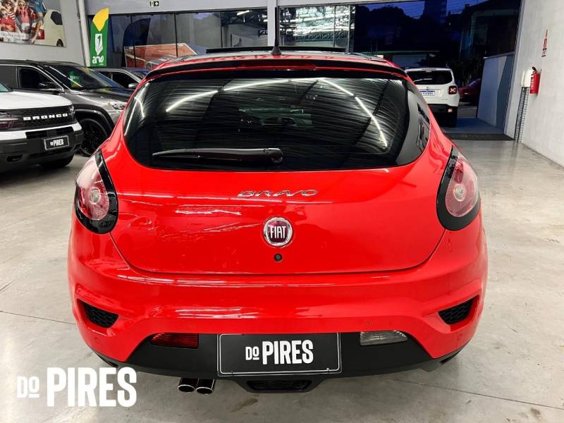 FIAT - BRAVO 1.8 SPORTING 16V FLEX 4P MANUAL - 2015/2016 - VERMELHA - R$ 64.900,00
