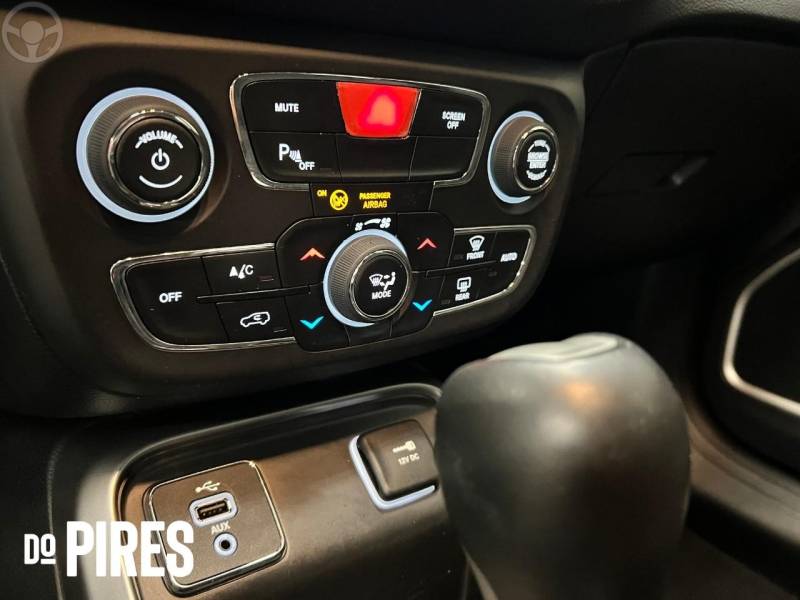 JEEP - COMPASS 2.0 16V FLEX LONGITUDE AUTOMÁTICO - 2018/2019 - PRATA - R$ 99.900,00