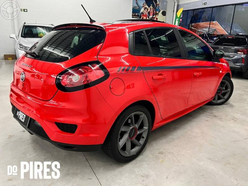 FIAT - BRAVO 1.8 SPORTING 16V FLEX 4P MANUAL - 2015/2016 - VERMELHA - R$ 64.900,00