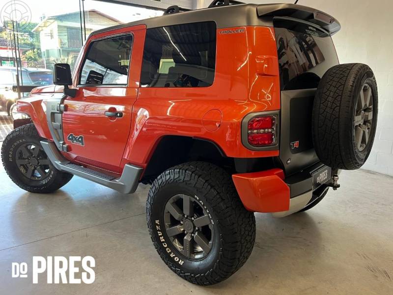 TROLLER - T4 3.2 TDI 4X4 20V TURBO INTERCOOLER DIESEL 2P MANUAL - 2015/2015 - LARANJA - R$ 179.900,00