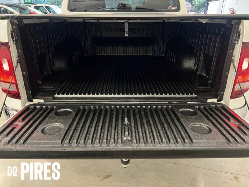 VOLKSWAGEN - AMAROK 3.0 V6 TDI HIGHLINE CD DIESEL 4MOTION AUTOMÁTICO - 2021/2022 - BRANCA - R$ 179.900,00