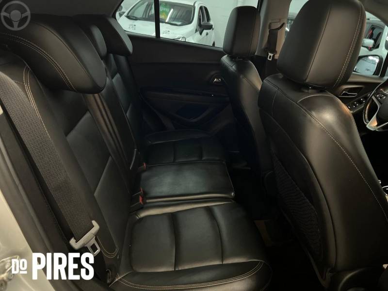 CHEVROLET - TRACKER 1.4 16V PREMIER TURBO FLEX 4P AUTOMÁTICO - 2018/2019 - PRATA - R$ 92.900,00