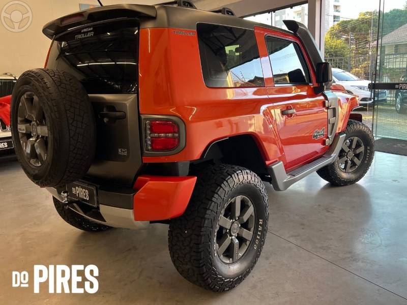 TROLLER - T4 3.2 TDI 4X4 20V TURBO INTERCOOLER DIESEL 2P MANUAL - 2015/2015 - LARANJA - R$ 179.900,00