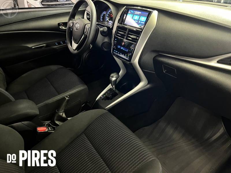 TOYOTA - YARIS 1.5 16V XL PLUS TECH FLEX AUTOMÁTICO - 2021/2022 - CINZA - R$ 86.900,00