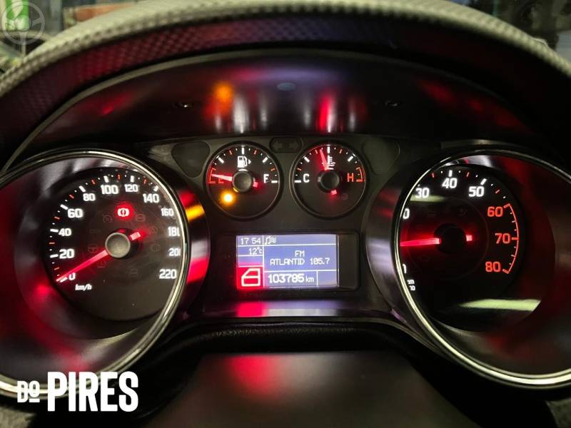FIAT - BRAVO 1.8 SPORTING 16V FLEX 4P MANUAL - 2015/2016 - VERMELHA - R$ 64.900,00