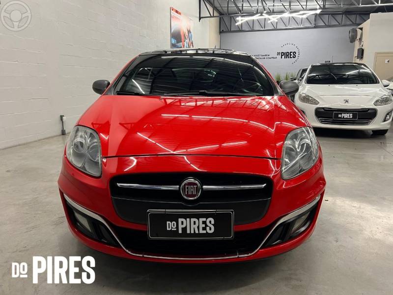 FIAT - BRAVO 1.8 SPORTING 16V FLEX 4P MANUAL - 2015/2016 - VERMELHA - R$ 64.900,00