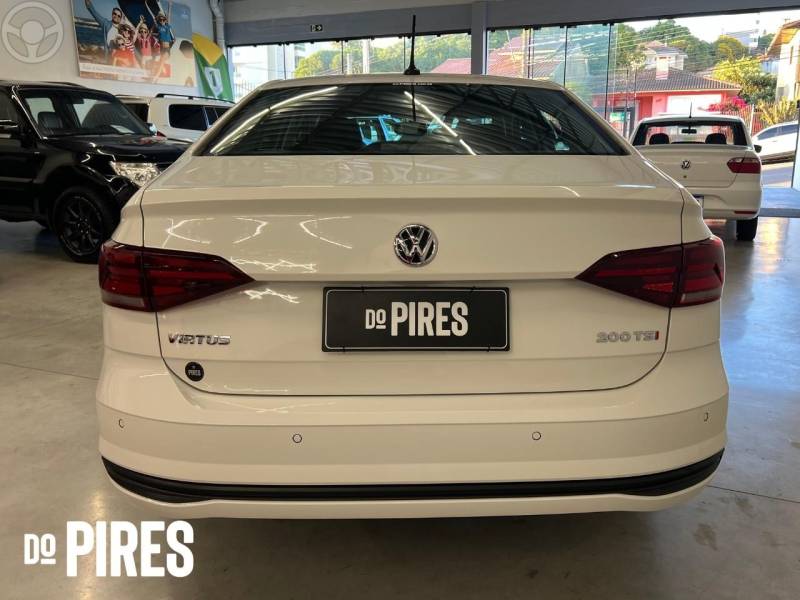 VOLKSWAGEN - VIRTUS 1.0 200 TSI COMFORTLINE AUTOMÁTICO - 2022/2022 - BRANCA - R$ 89.900,00