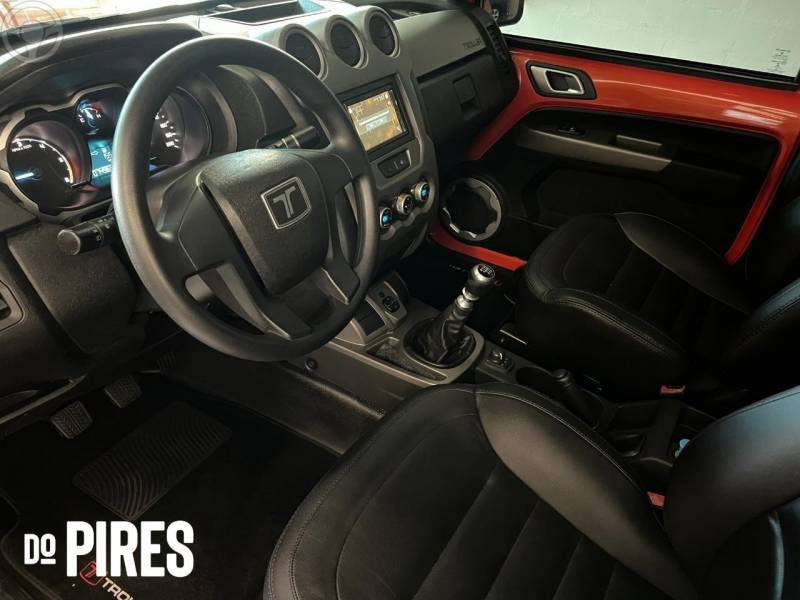 TROLLER - T4 3.2 TDI 4X4 20V TURBO INTERCOOLER DIESEL 2P MANUAL - 2015/2015 - LARANJA - R$ 179.900,00