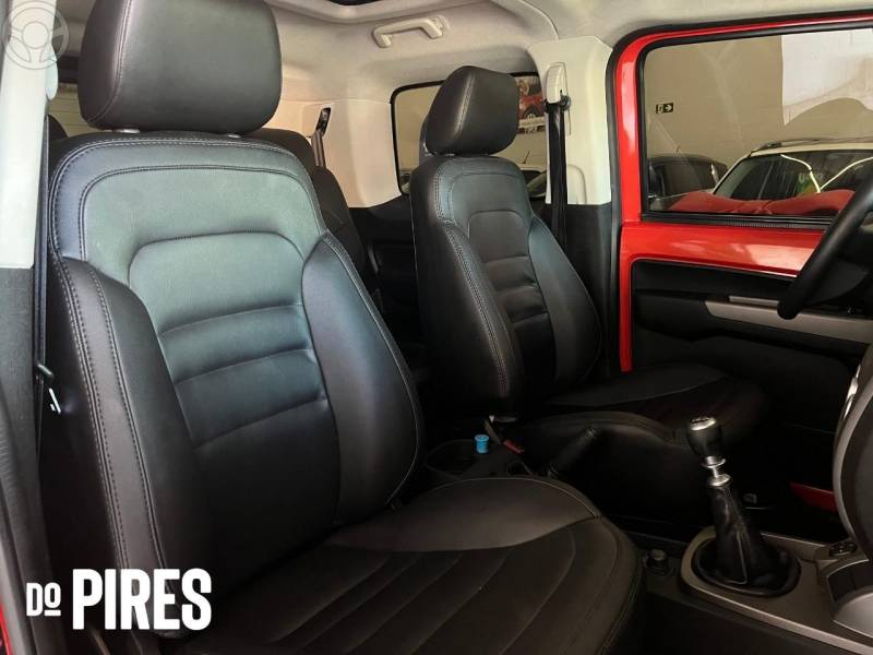 TROLLER - T4 3.2 TDI 4X4 20V TURBO INTERCOOLER DIESEL 2P MANUAL - 2015/2015 - LARANJA - R$ 179.900,00