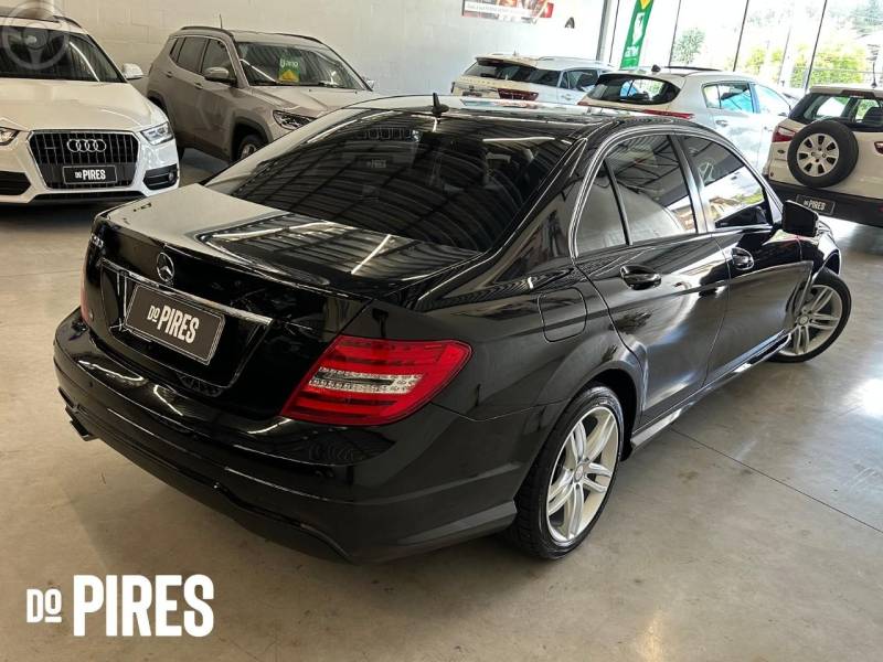 MERCEDES-BENZ - C 200 1.8 CGI AVANTGARDE 16V 4P AUTOMÁTICO - 2014/2014 - PRETA - R$ 84.900,00