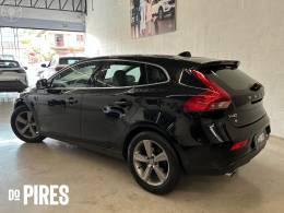 VOLVO - V40 2.0 T4 DYNAMIC TURBO 4P AUTOMÁTICO - 2013/2014 - PRETA - R$ 69.900,00