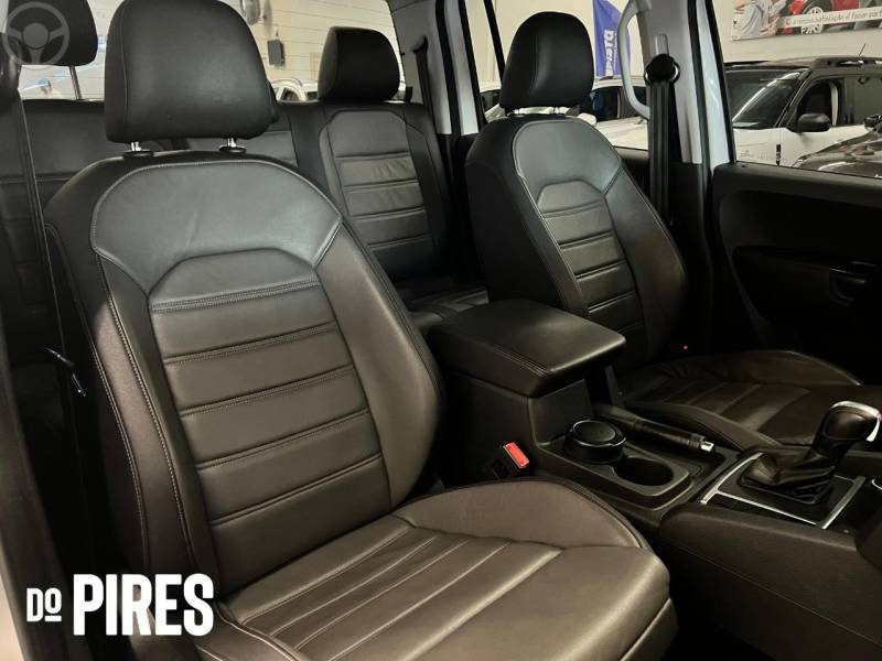 VOLKSWAGEN - AMAROK 3.0 V6 TDI HIGHLINE CD DIESEL 4MOTION AUTOMÁTICO - 2021/2022 - BRANCA - R$ 179.900,00