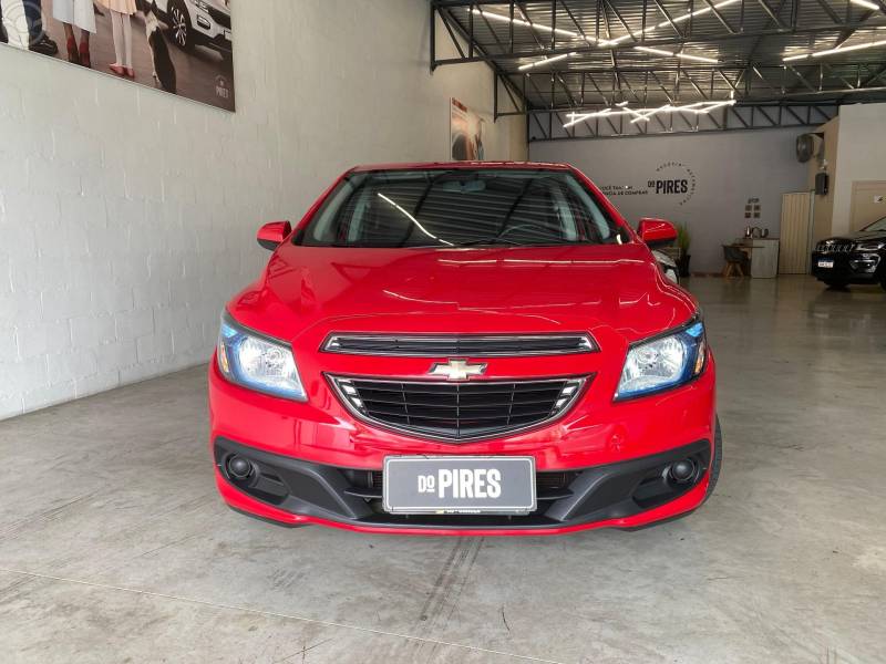 CHEVROLET - PRISMA 1.4 MPFI LT 8V FLEX 4P MANUAL - 2015/2015 - VERMELHA - R$ 52.900,00