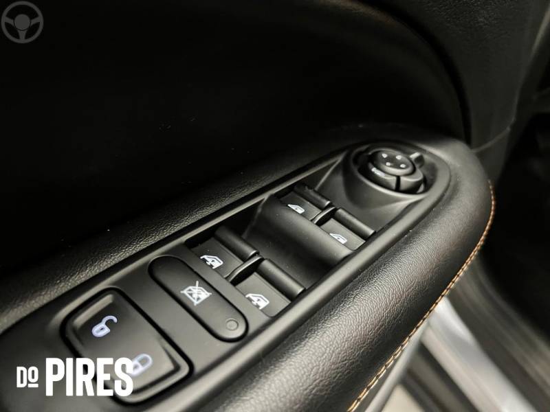 JEEP - COMPASS 2.0 16V FLEX LONGITUDE AUTOMÁTICO - 2018/2019 - PRATA - R$ 99.900,00