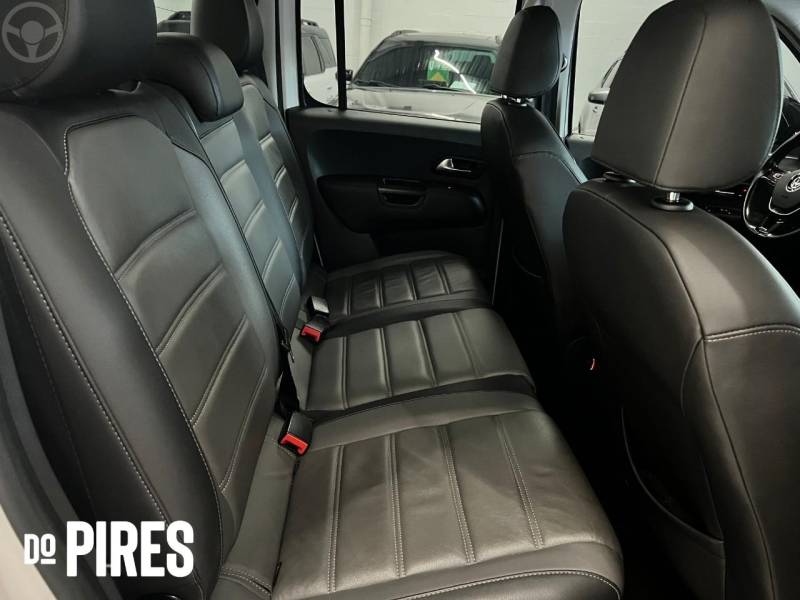 VOLKSWAGEN - AMAROK 3.0 V6 TDI HIGHLINE CD DIESEL 4MOTION AUTOMÁTICO - 2021/2022 - BRANCA - R$ 179.900,00