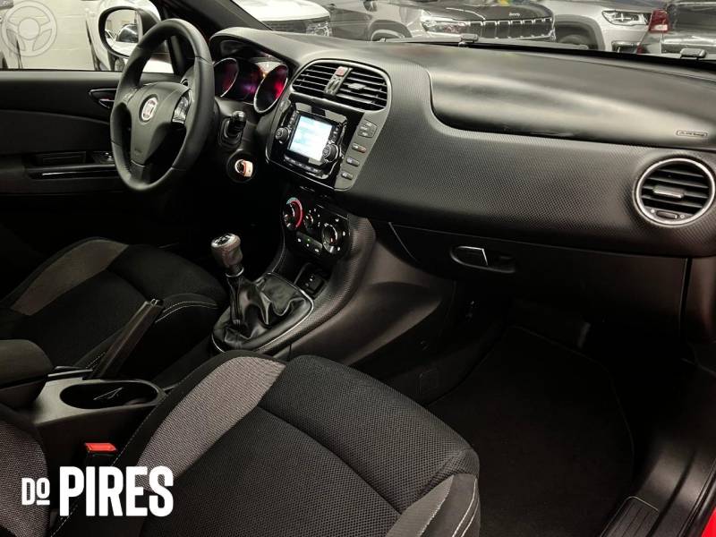 FIAT - BRAVO 1.8 SPORTING 16V FLEX 4P MANUAL - 2015/2016 - VERMELHA - R$ 64.900,00