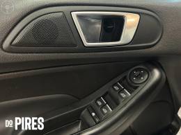 FORD - FIESTA 1.6 TITANIUM HATCH 16V FLEX 4P AUTOMÁTICO - 2018/2018 - BRANCA - R$ 59.900,00