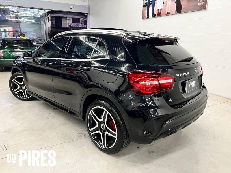 MERCEDES-BENZ - GLA 250 2.0 16V TURBO SPORT 4P AUTOMÁTICO - 2018/2018 - PRETA - R$ 142.900,00