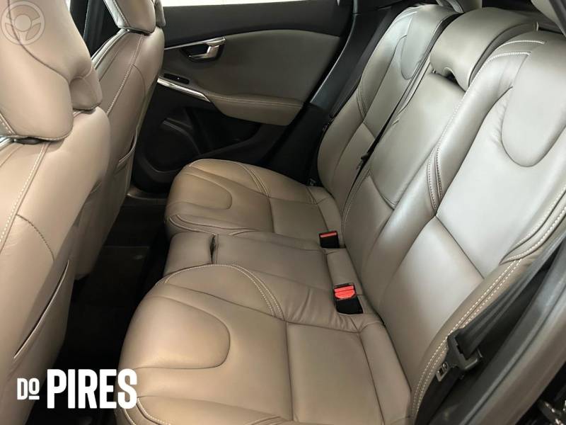 VOLVO - V40 2.0 T4 DYNAMIC TURBO 4P AUTOMÁTICO - 2013/2014 - PRETA - R$ 69.900,00