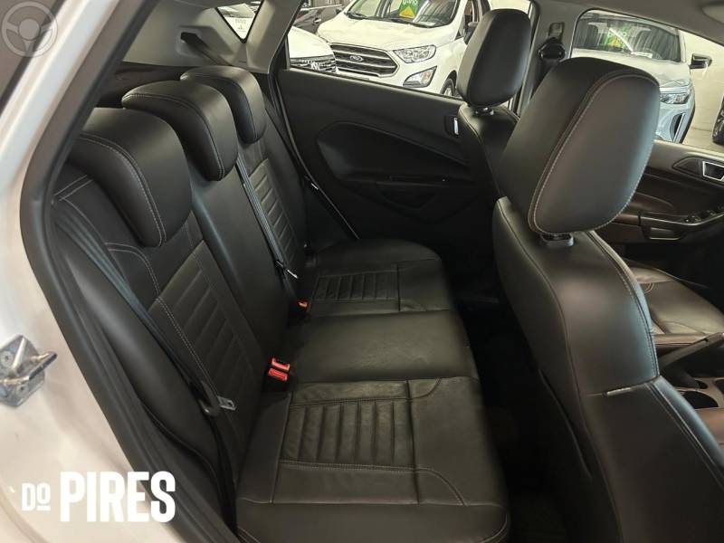 FORD - FIESTA 1.6 TITANIUM HATCH 16V FLEX 4P AUTOMÁTICO - 2018/2018 - BRANCA - R$ 59.900,00
