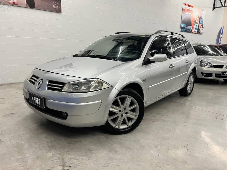 RENAULT - MÉGANE 2.0 DYNAMIQUE GRAND TOUR 16V 4P AUTOMÁTICO - 2010/2011 - PRATA - R$ 29.900,00
