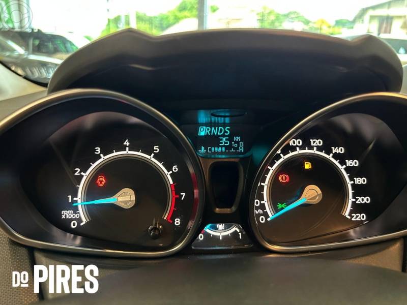 FORD - FIESTA 1.6 TITANIUM HATCH 16V FLEX 4P AUTOMÁTICO - 2018/2018 - BRANCA - R$ 59.900,00