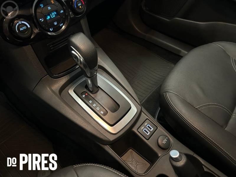 FORD - FIESTA 1.6 TITANIUM HATCH 16V FLEX 4P AUTOMÁTICO - 2018/2018 - BRANCA - R$ 59.900,00