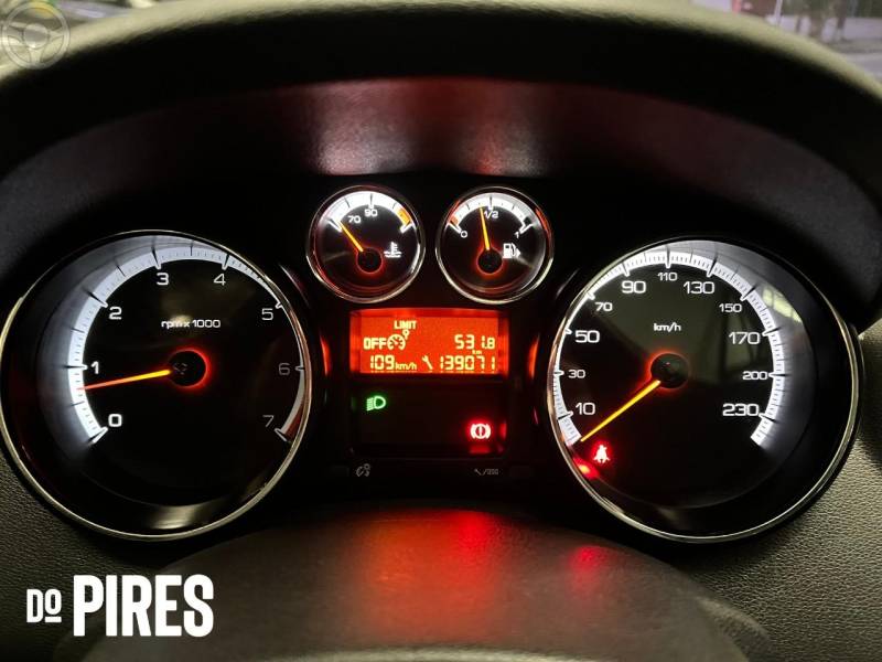 PEUGEOT - 308 2.0 ALLURE 16V FLEX 4P MANUAL - 2012/2013 - BRANCA - R$ 38.900,00